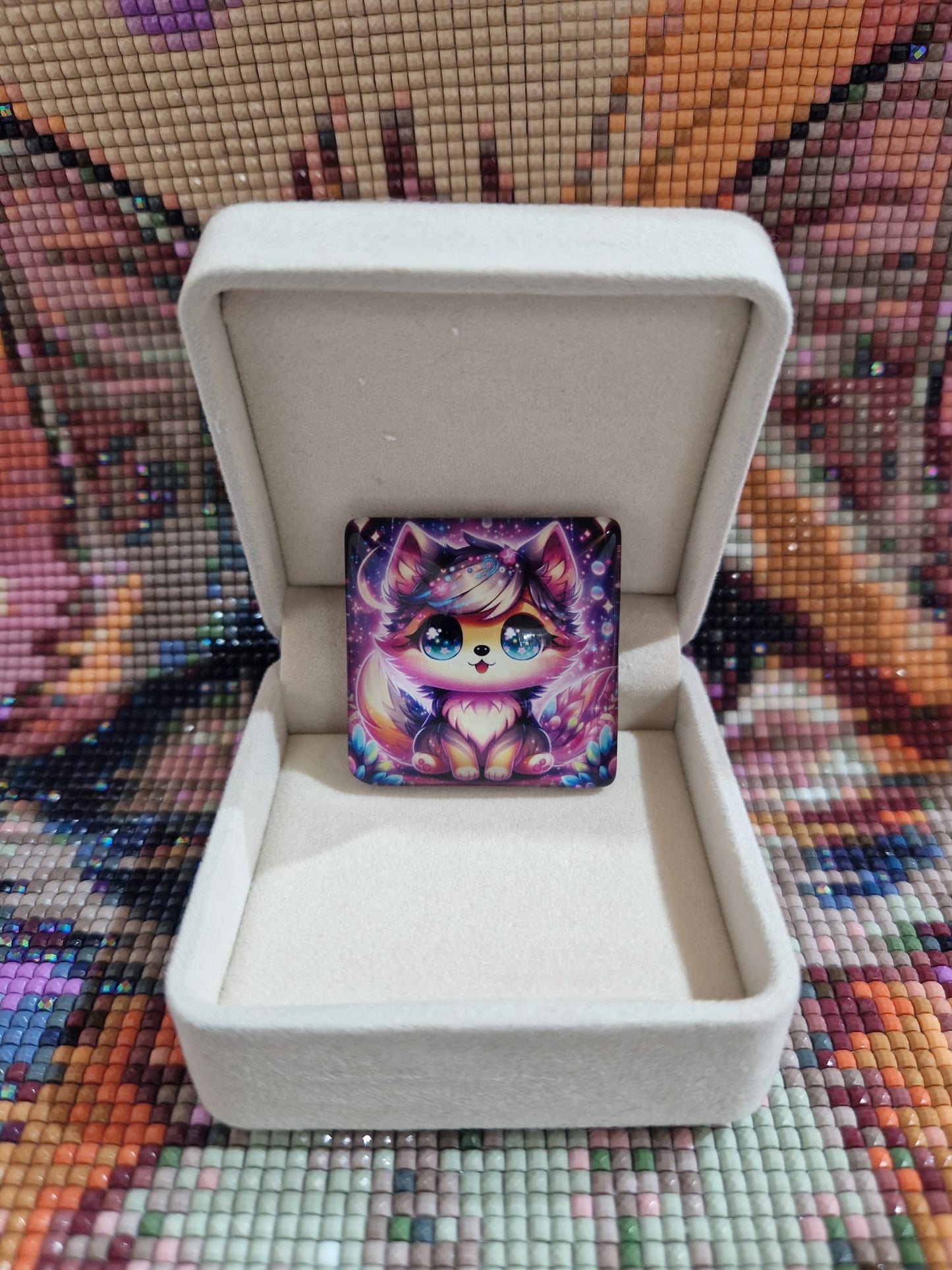 Cover Minder "Little Baby Wolf by Anubis" mit Glas & Magnet - Lucky Soul Diamonds
