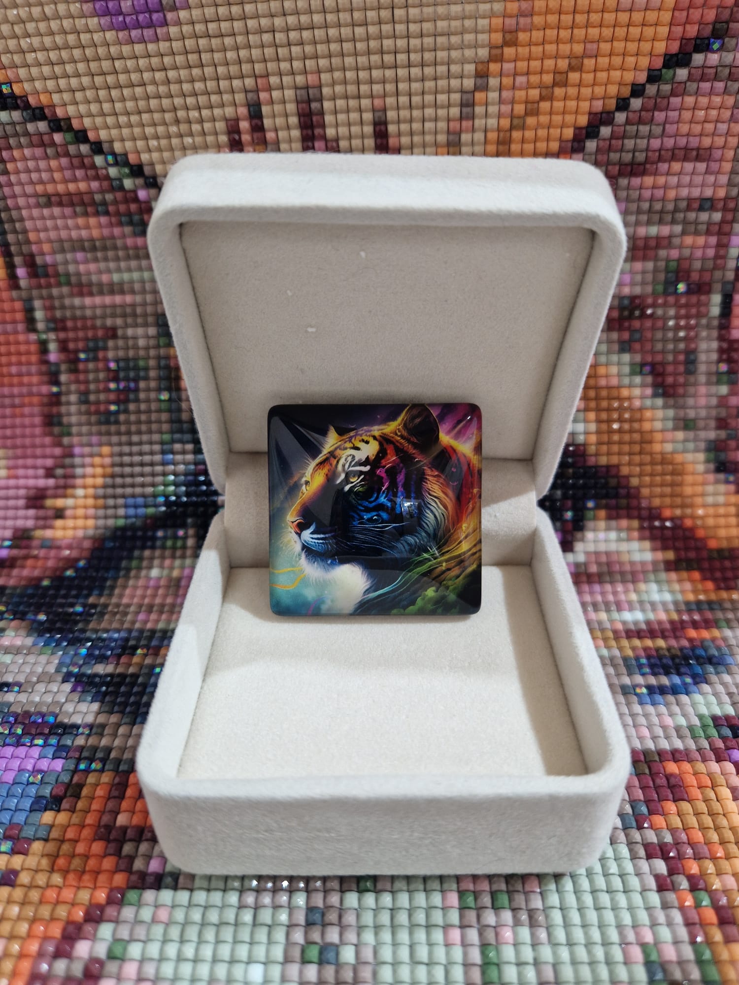 Cover Minder "Regenbogen Tiger" mit Glas & Magnet - Lucky Soul Diamonds