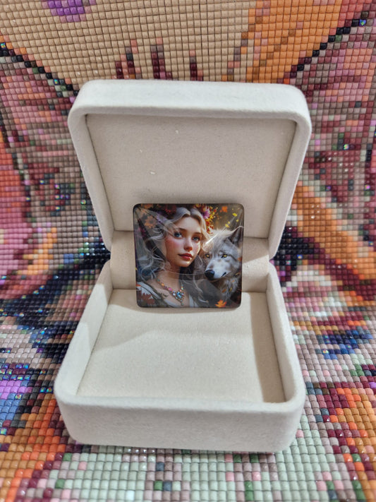 Cover Minder "Lady mit Wolf" mit Glas & Magnet - Lucky Soul Diamonds