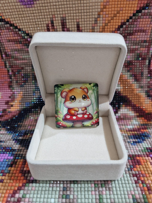 Cover Minder "Mila, das Pilzhamsterchen by Tricks" mit Glas & Magnet - Lucky Soul Diamonds